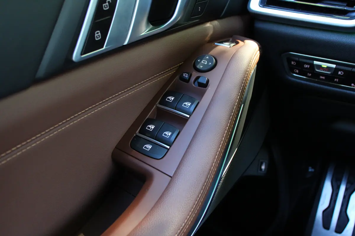xDrive45e High Executive | NL-AUTO! | M-SPORT | 360° CAMERA ELEKTR TREKHAAK | LUCHTVERING | ADAPTIVE CRUISE | DODE HOEK | HARMEN KARDON | LANE ASSIST | ELEKTR. STOEL INCL GEHEUGEN