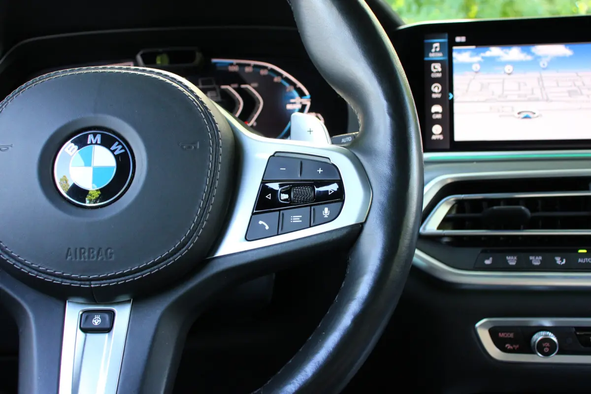 xDrive45e High Executive | NL-AUTO! | M-SPORT | 360° CAMERA ELEKTR TREKHAAK | LUCHTVERING | ADAPTIVE CRUISE | DODE HOEK | HARMEN KARDON | LANE ASSIST | ELEKTR. STOEL INCL GEHEUGEN