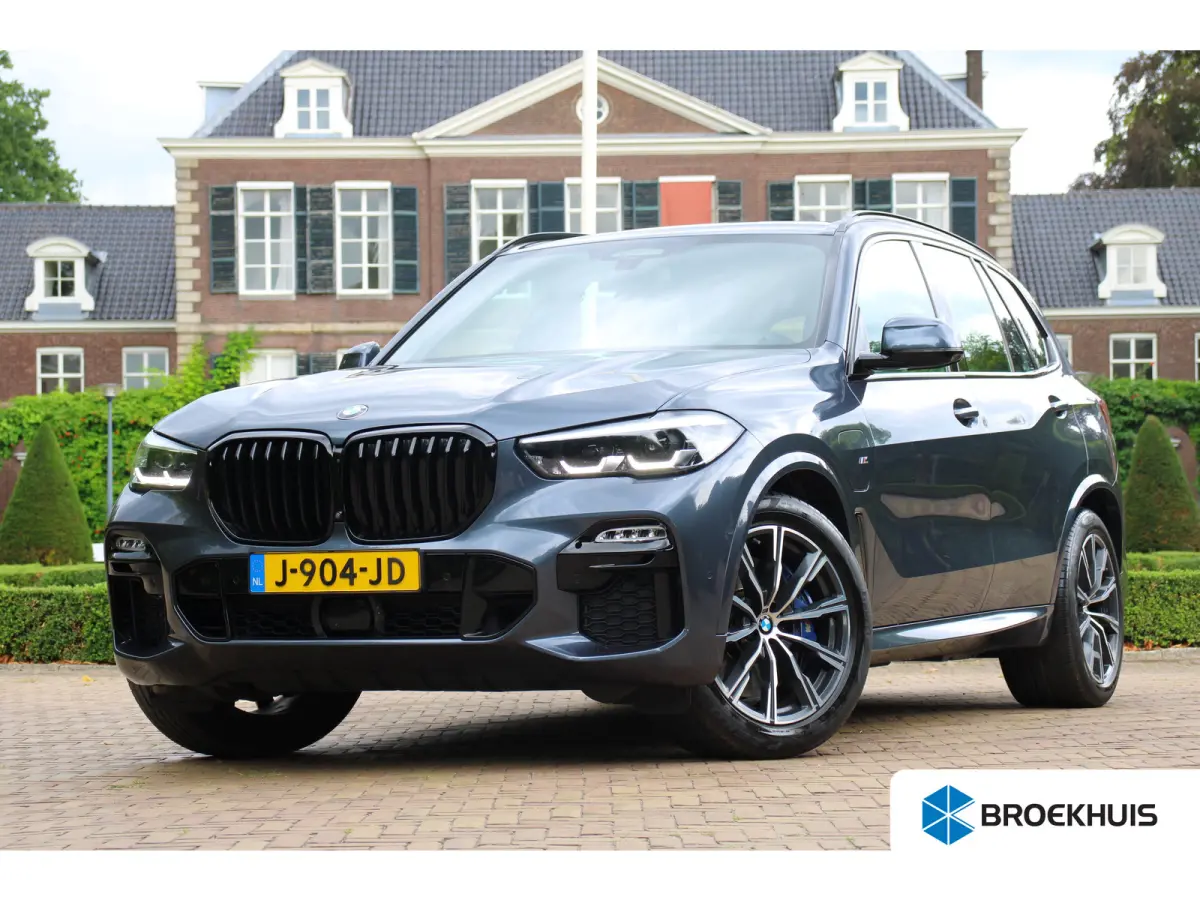 xDrive45e High Executive | NL-AUTO! | M-SPORT | 360° CAMERA ELEKTR TREKHAAK | LUCHTVERING | ADAPTIVE CRUISE | DODE HOEK | HARMEN KARDON | LANE ASSIST | ELEKTR. STOEL INCL GEHEUGEN