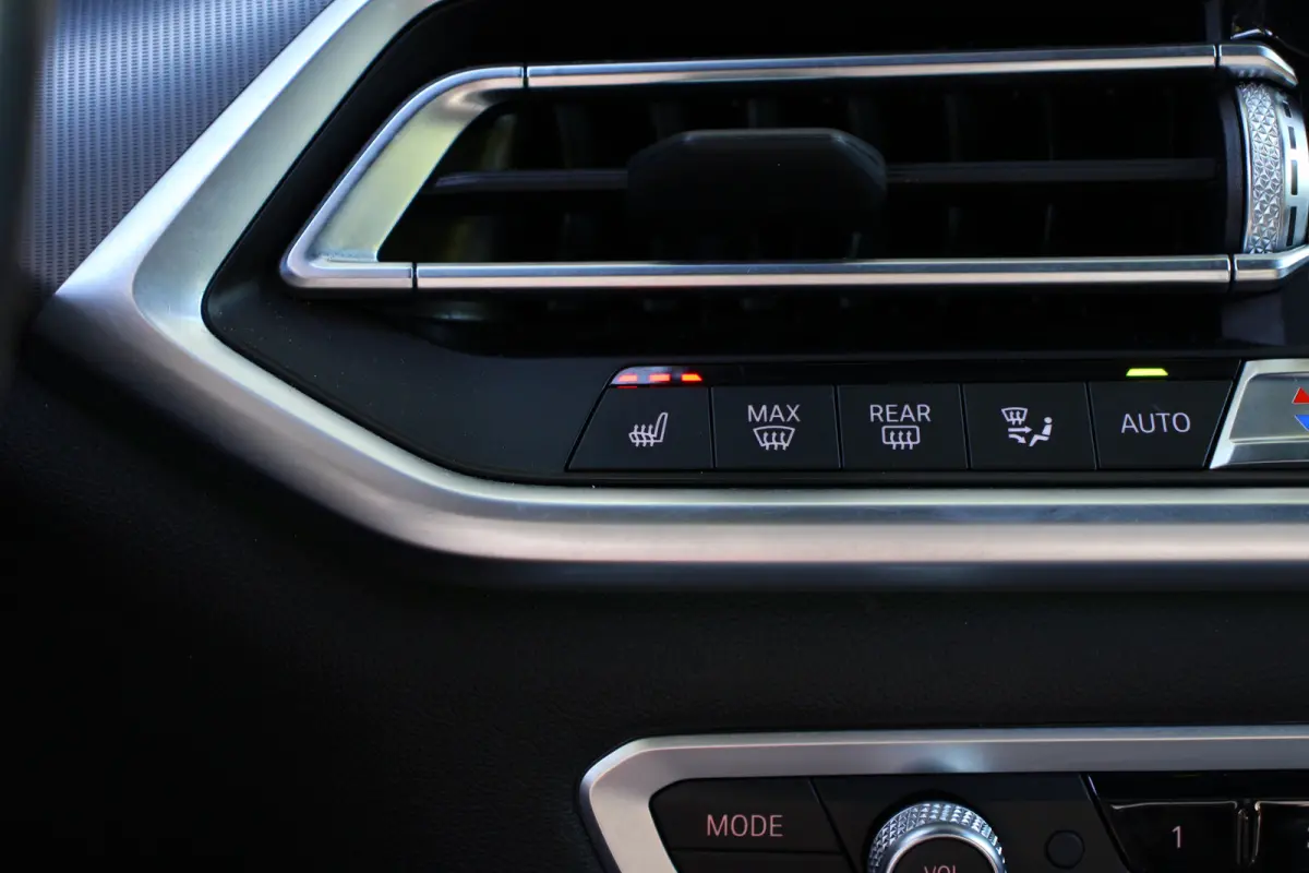 xDrive45e High Executive | NL-AUTO! | M-SPORT | 360° CAMERA ELEKTR TREKHAAK | LUCHTVERING | ADAPTIVE CRUISE | DODE HOEK | HARMEN KARDON | LANE ASSIST | ELEKTR. STOEL INCL GEHEUGEN