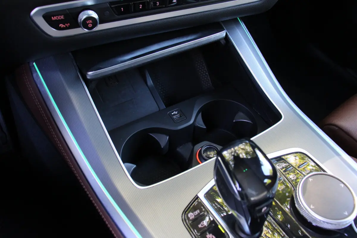 xDrive45e High Executive | NL-AUTO! | M-SPORT | 360° CAMERA ELEKTR TREKHAAK | LUCHTVERING | ADAPTIVE CRUISE | DODE HOEK | HARMEN KARDON | LANE ASSIST | ELEKTR. STOEL INCL GEHEUGEN
