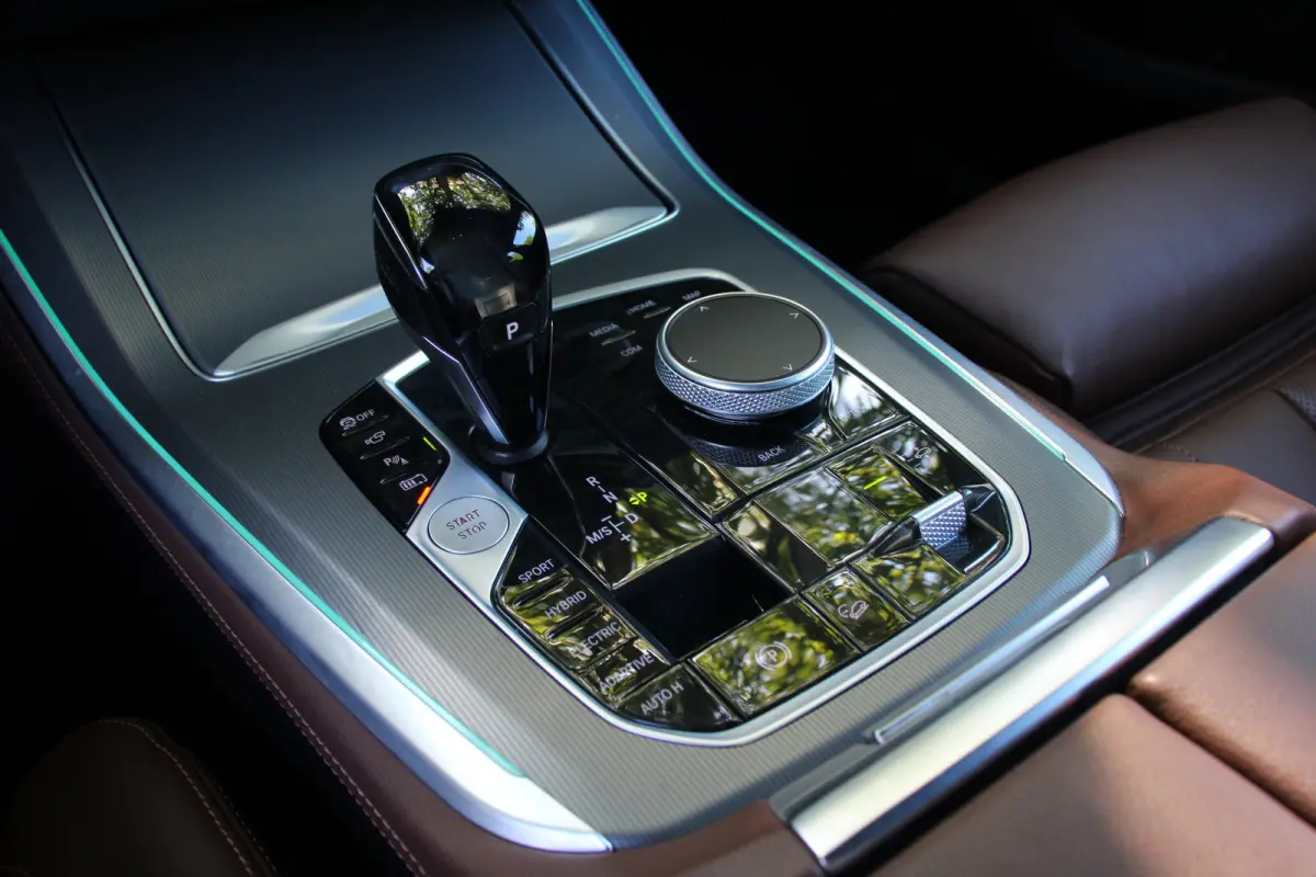 xDrive45e High Executive | NL-AUTO! | M-SPORT | 360° CAMERA ELEKTR TREKHAAK | LUCHTVERING | ADAPTIVE CRUISE | DODE HOEK | HARMEN KARDON | LANE ASSIST | ELEKTR. STOEL INCL GEHEUGEN
