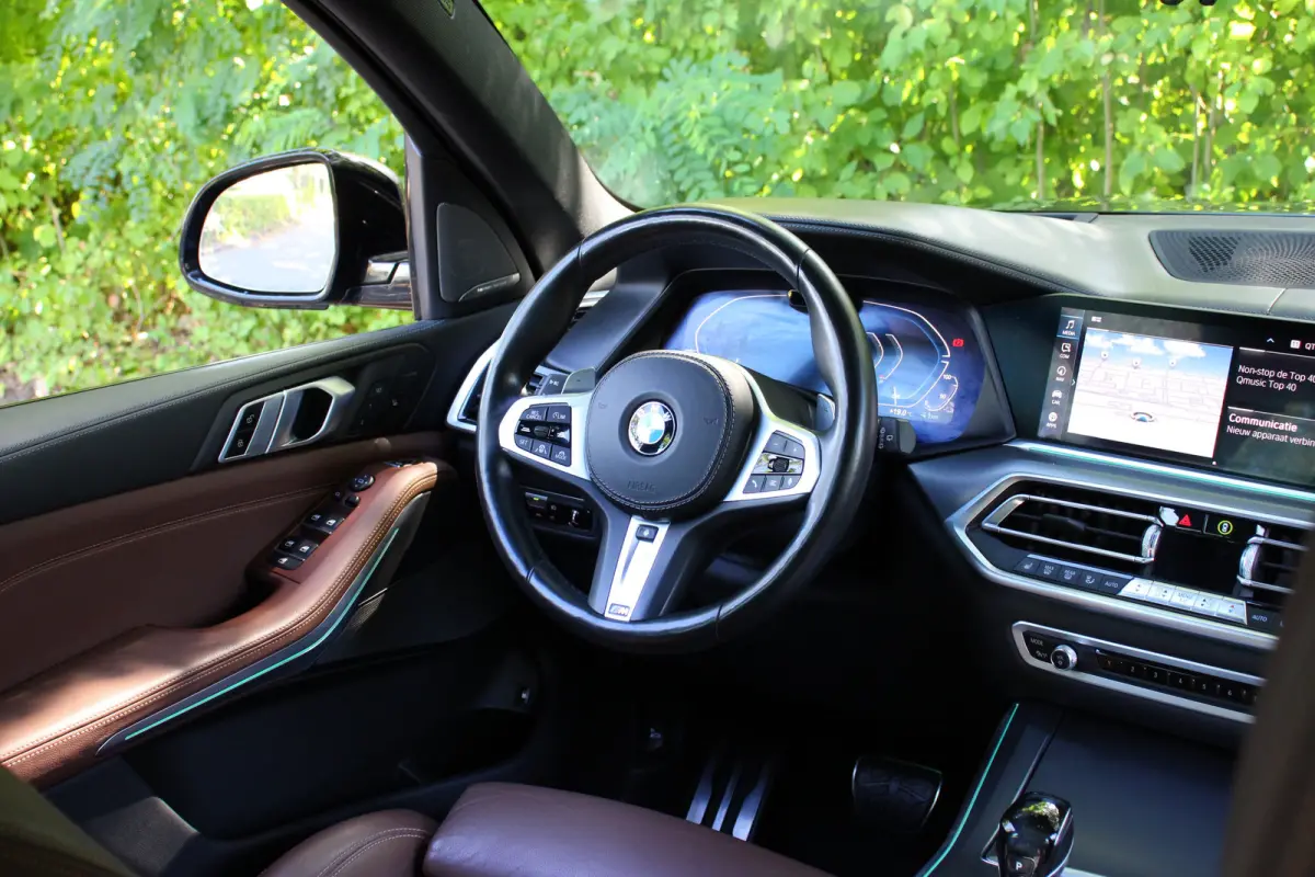 xDrive45e High Executive | NL-AUTO! | M-SPORT | 360° CAMERA ELEKTR TREKHAAK | LUCHTVERING | ADAPTIVE CRUISE | DODE HOEK | HARMEN KARDON | LANE ASSIST | ELEKTR. STOEL INCL GEHEUGEN