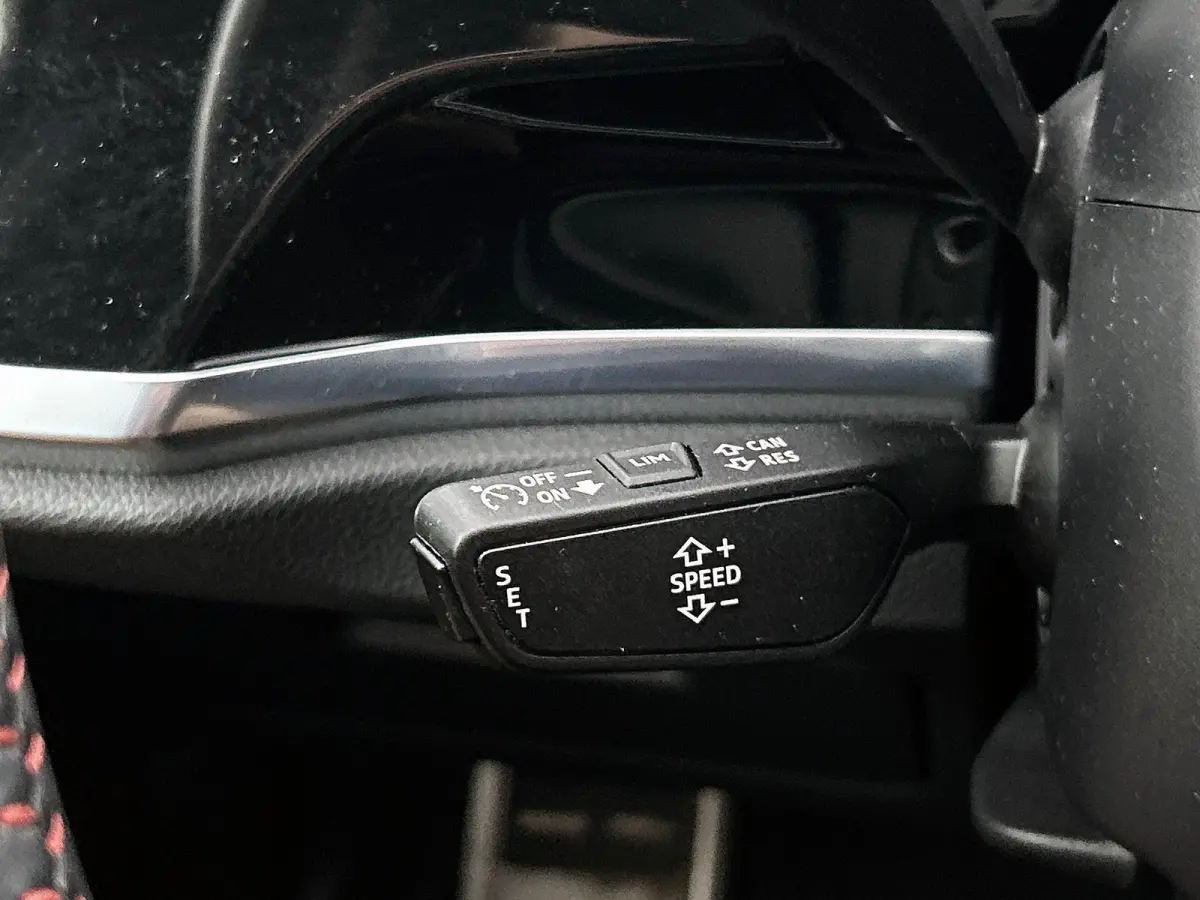 40 TFSI quattro Business Edition | AUTOMAAT | S-LINE | APPLE CARPLAY - ANDROID AUTO | STOELVERWARMING | TREKHAAK | CLIMATE CONTROL | CRUISE CONTROL | NAVIGATIE | DODEHOEKSENSOREN |
