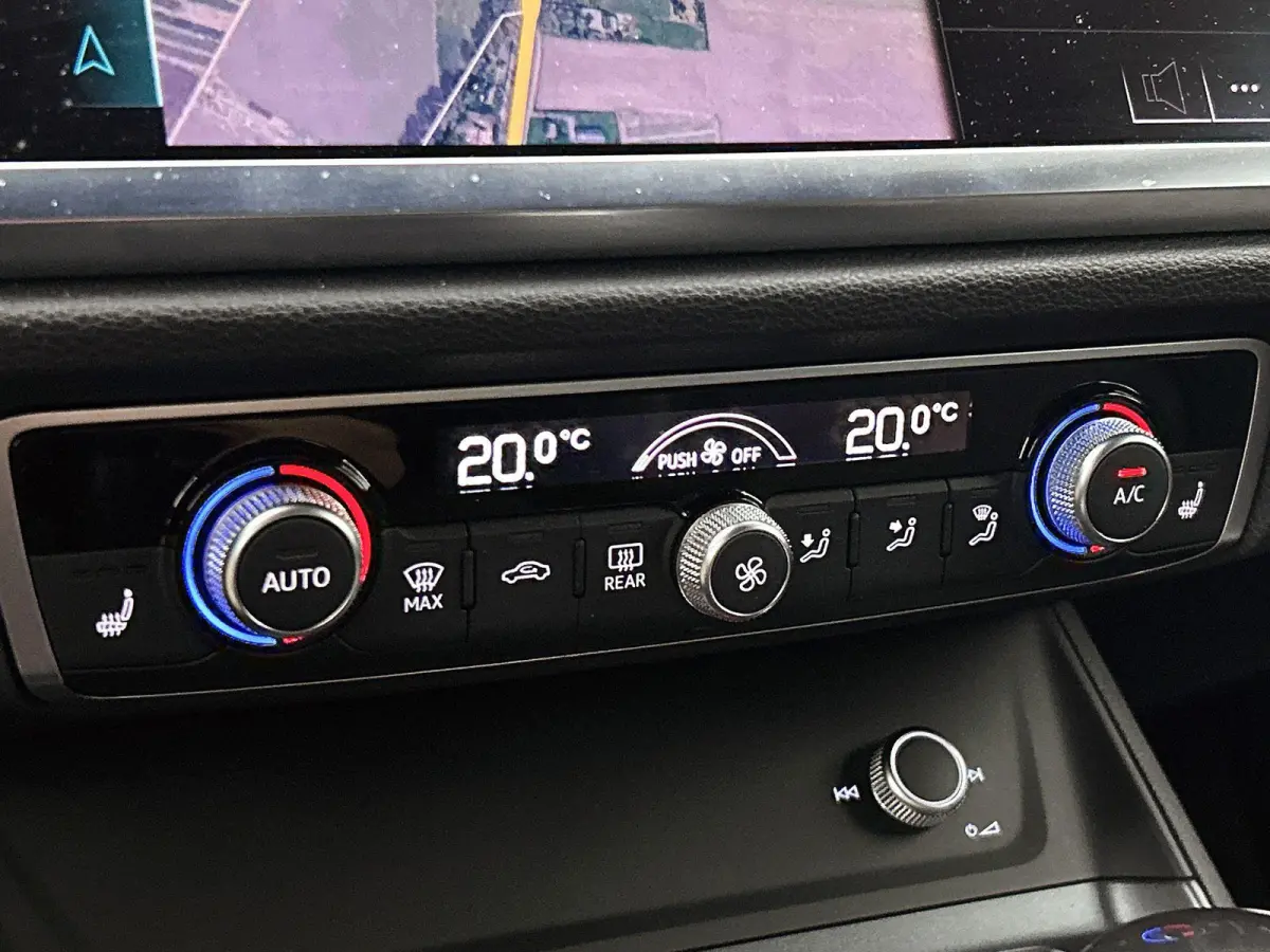 40 TFSI quattro Business Edition | AUTOMAAT | S-LINE | APPLE CARPLAY - ANDROID AUTO | STOELVERWARMING | TREKHAAK | CLIMATE CONTROL | CRUISE CONTROL | NAVIGATIE | DODEHOEKSENSOREN |