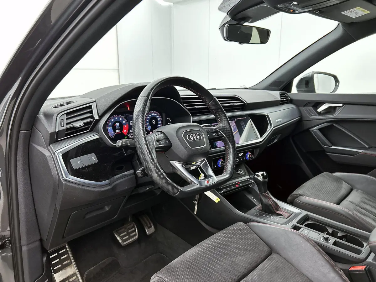40 TFSI quattro Business Edition | AUTOMAAT | S-LINE | APPLE CARPLAY - ANDROID AUTO | STOELVERWARMING | TREKHAAK | CLIMATE CONTROL | CRUISE CONTROL | NAVIGATIE | DODEHOEKSENSOREN |