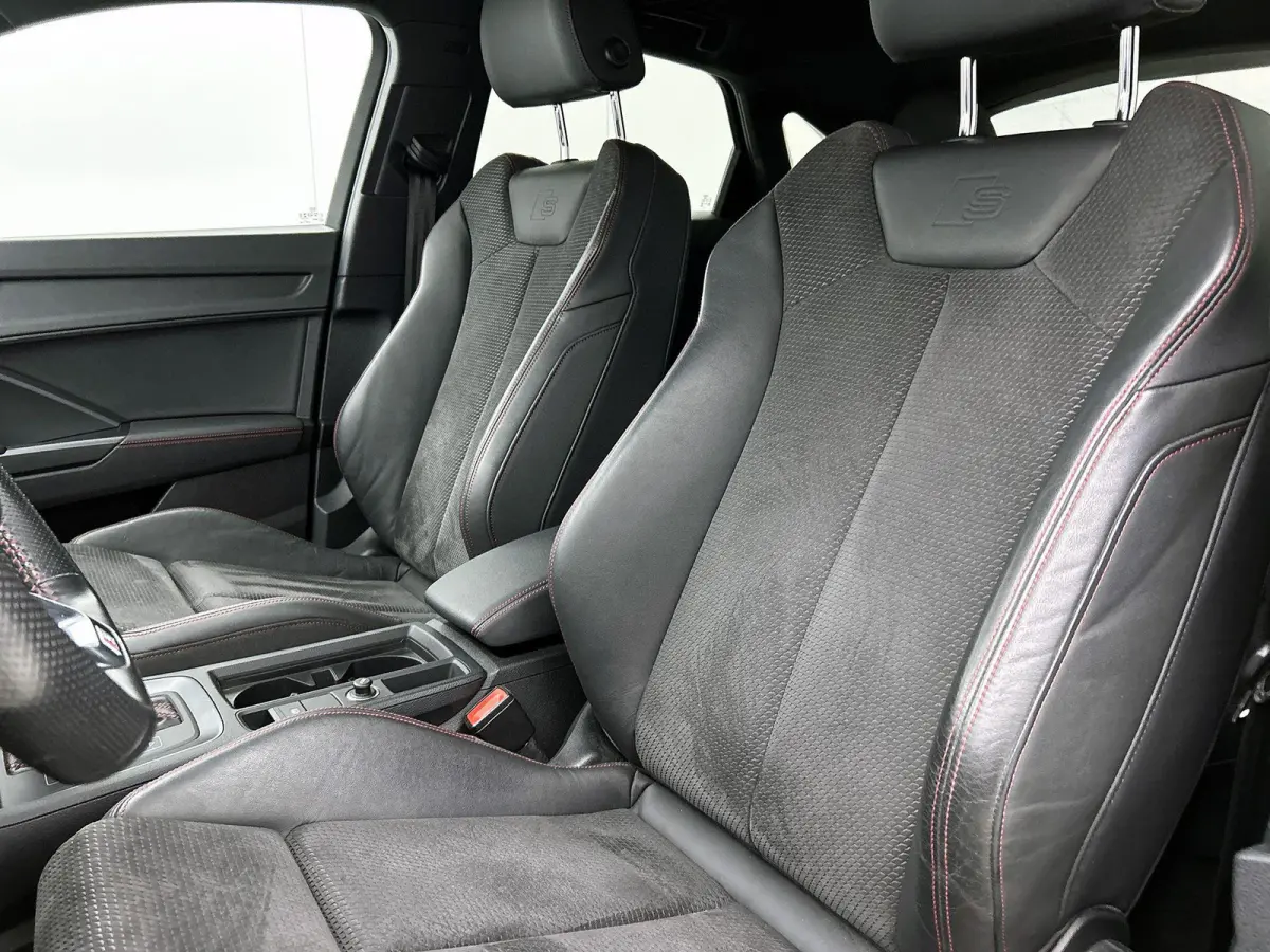 40 TFSI quattro Business Edition | AUTOMAAT | S-LINE | APPLE CARPLAY - ANDROID AUTO | STOELVERWARMING | TREKHAAK | CLIMATE CONTROL | CRUISE CONTROL | NAVIGATIE | DODEHOEKSENSOREN |