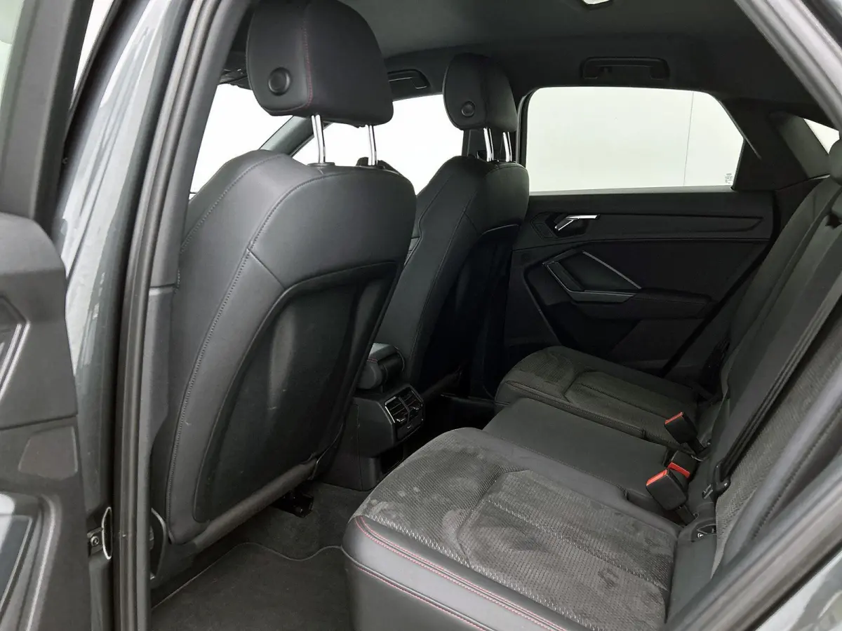40 TFSI quattro Business Edition | AUTOMAAT | S-LINE | APPLE CARPLAY - ANDROID AUTO | STOELVERWARMING | TREKHAAK | CLIMATE CONTROL | CRUISE CONTROL | NAVIGATIE | DODEHOEKSENSOREN |