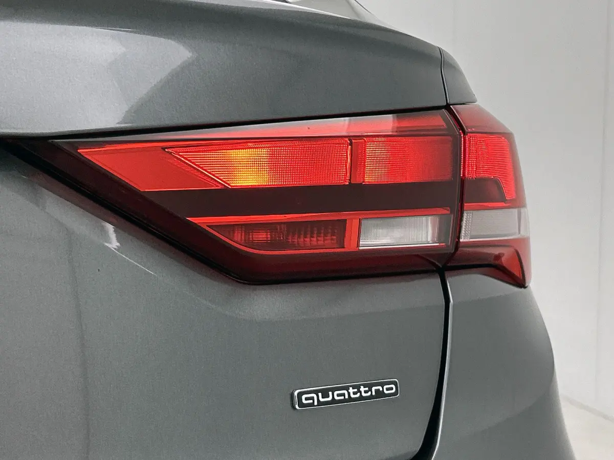 40 TFSI quattro Business Edition | AUTOMAAT | S-LINE | APPLE CARPLAY - ANDROID AUTO | STOELVERWARMING | TREKHAAK | CLIMATE CONTROL | CRUISE CONTROL | NAVIGATIE | DODEHOEKSENSOREN |