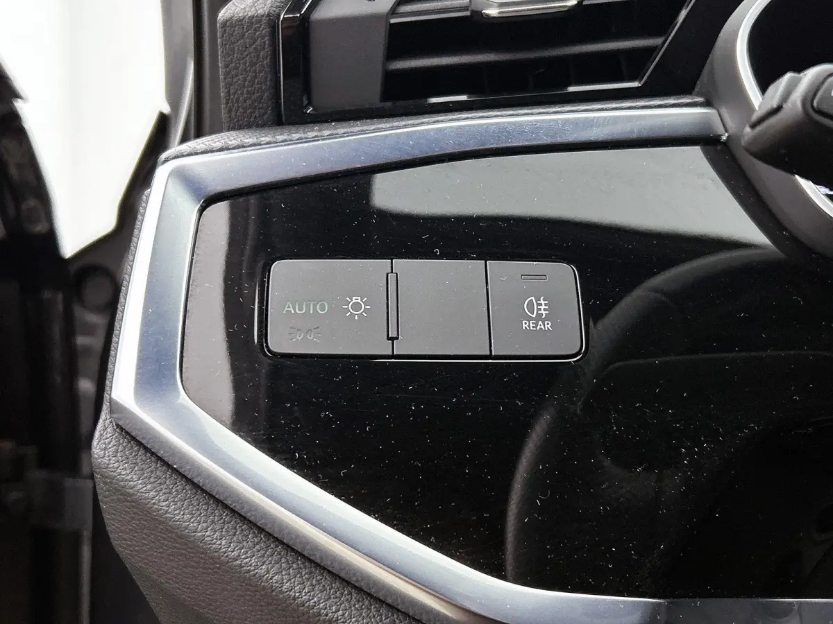 40 TFSI quattro Business Edition | AUTOMAAT | S-LINE | APPLE CARPLAY - ANDROID AUTO | STOELVERWARMING | TREKHAAK | CLIMATE CONTROL | CRUISE CONTROL | NAVIGATIE | DODEHOEKSENSOREN |
