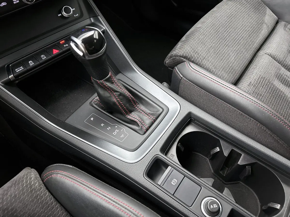 40 TFSI quattro Business Edition | AUTOMAAT | S-LINE | APPLE CARPLAY - ANDROID AUTO | STOELVERWARMING | TREKHAAK | CLIMATE CONTROL | CRUISE CONTROL | NAVIGATIE | DODEHOEKSENSOREN |