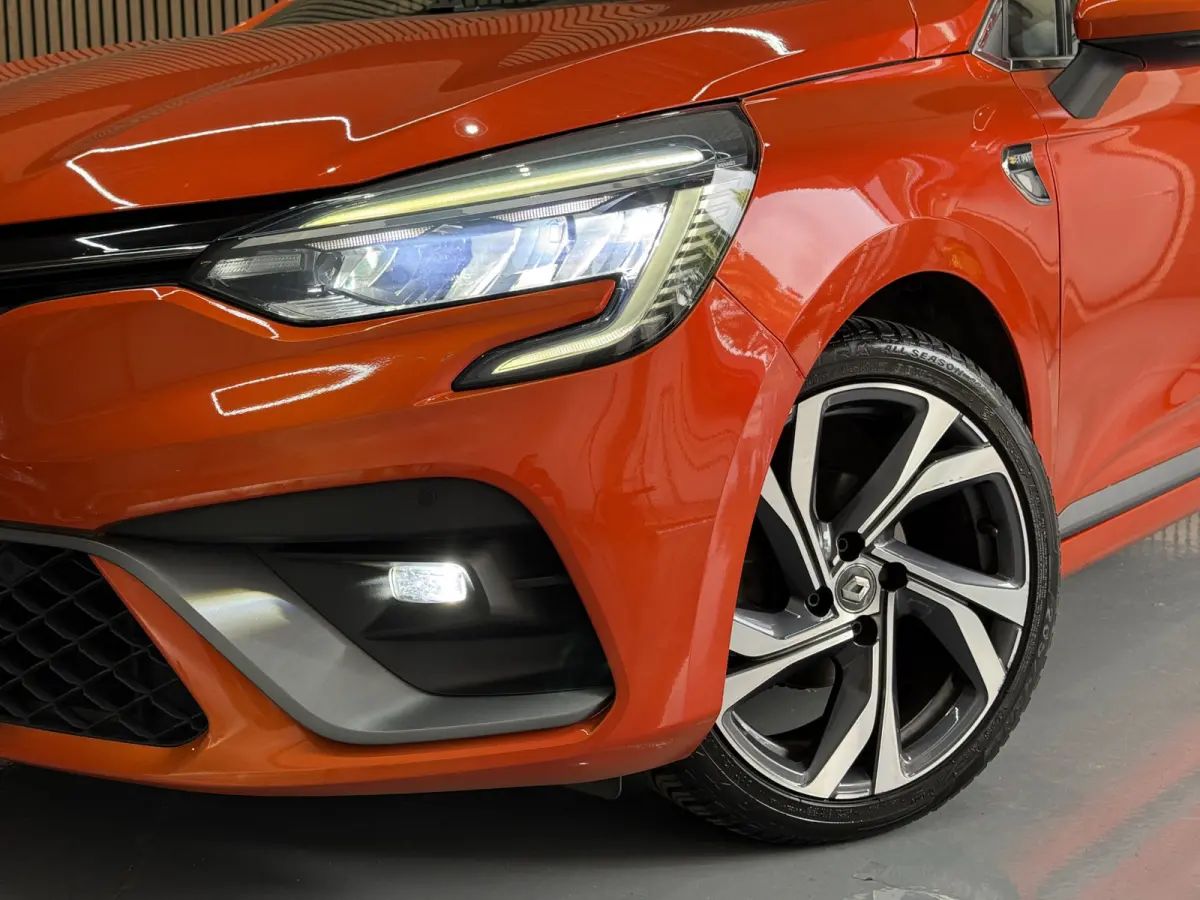 1.0 TCe 100pk R.S. Line | Groot Navi | Camera | Carplay | 17 inch | Sport stoelen | 100% onderhouden!