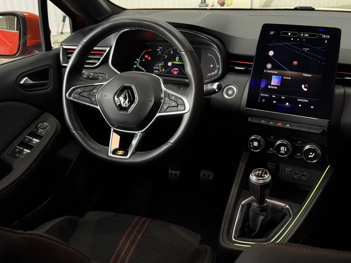 1.0 TCe 100pk R.S. Line | Groot Navi | Camera | Carplay | 17 inch | Sport stoelen | 100% onderhouden!