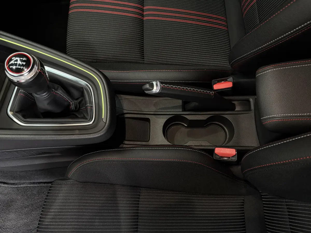 1.0 TCe 100pk R.S. Line | Groot Navi | Camera | Carplay | 17 inch | Sport stoelen | 100% onderhouden!