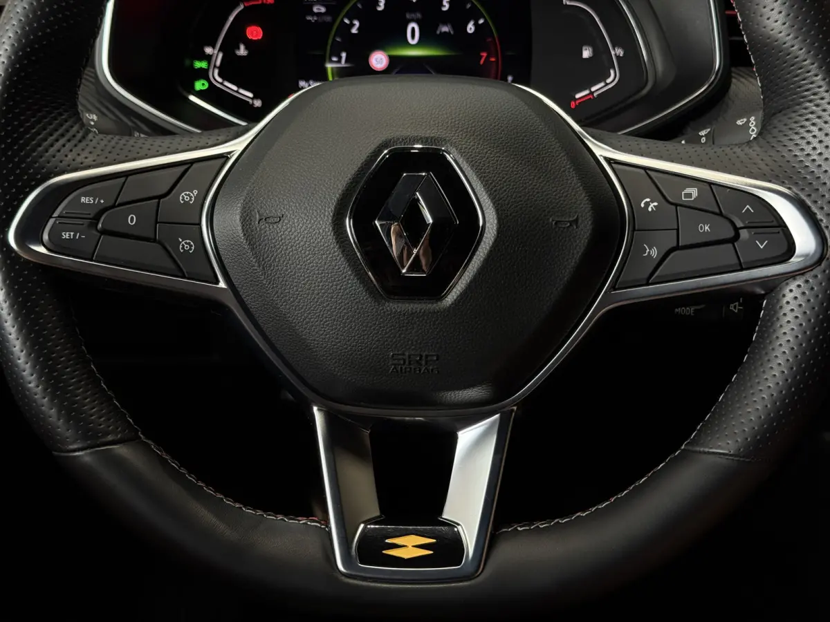 1.0 TCe 100pk R.S. Line | Groot Navi | Camera | Carplay | 17 inch | Sport stoelen | 100% onderhouden!