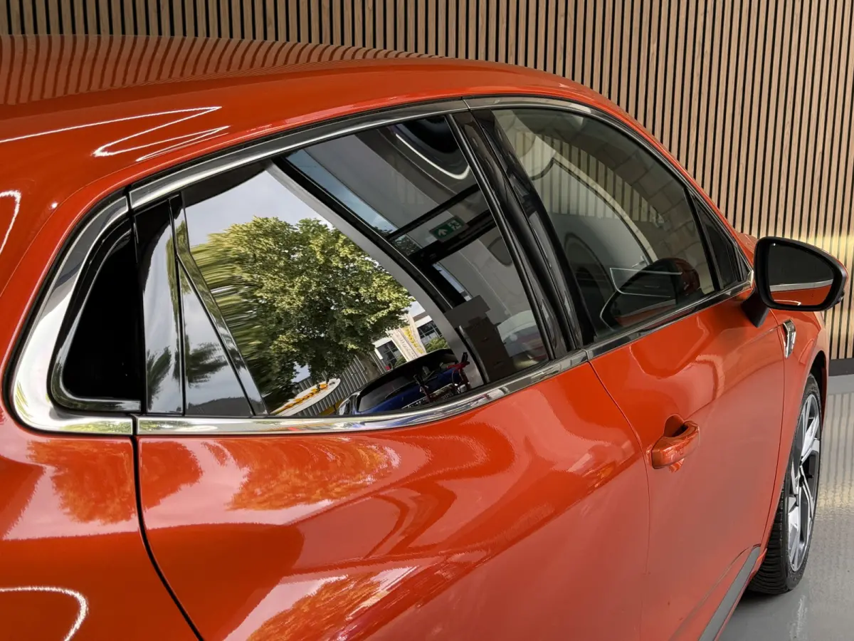 1.0 TCe 100pk R.S. Line | Groot Navi | Camera | Carplay | 17 inch | Sport stoelen | 100% onderhouden!