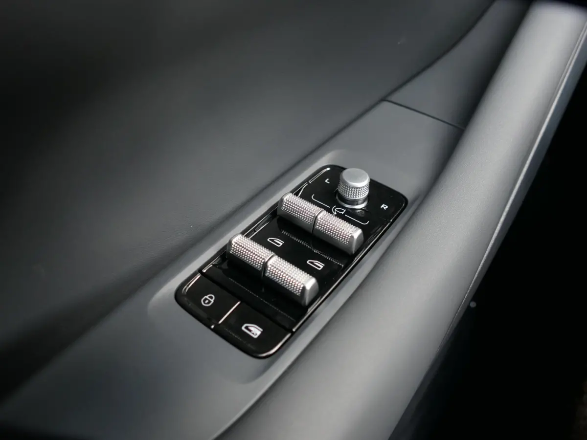 Pro+ 68 kWh | 475 KM WLTP | 8 jaar fabrieksgarantie | 360°-camera | Stoelventilatie | Warmtepomp | Stoelverwarming | Apple-/Android Carplay | Leder | ACC | Dodehoek detectie