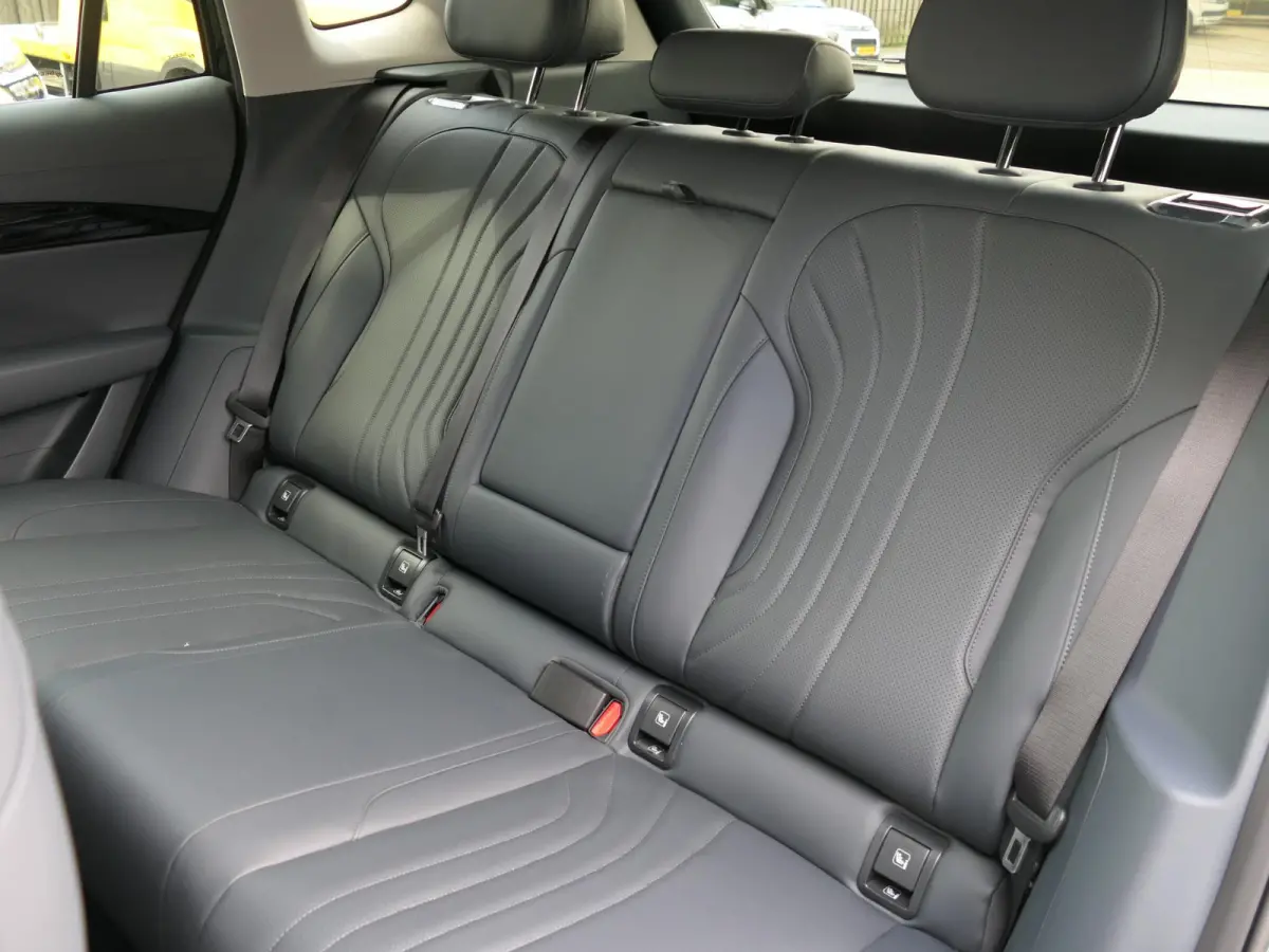Pro+ 68 kWh | 475 KM WLTP | 8 jaar fabrieksgarantie | 360°-camera | Stoelventilatie | Warmtepomp | Stoelverwarming | Apple-/Android Carplay | Leder | ACC | Dodehoek detectie
