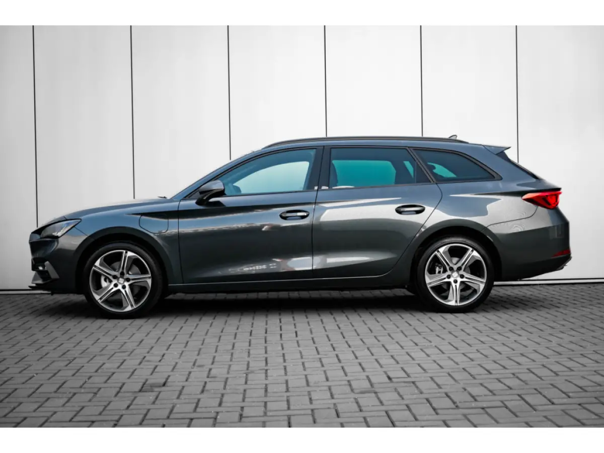 FR Business - eHybrid | Achteruitrijcamera | Automatisch dimmende binnenspiegel | Dakhemel uitgevoerd in zwart