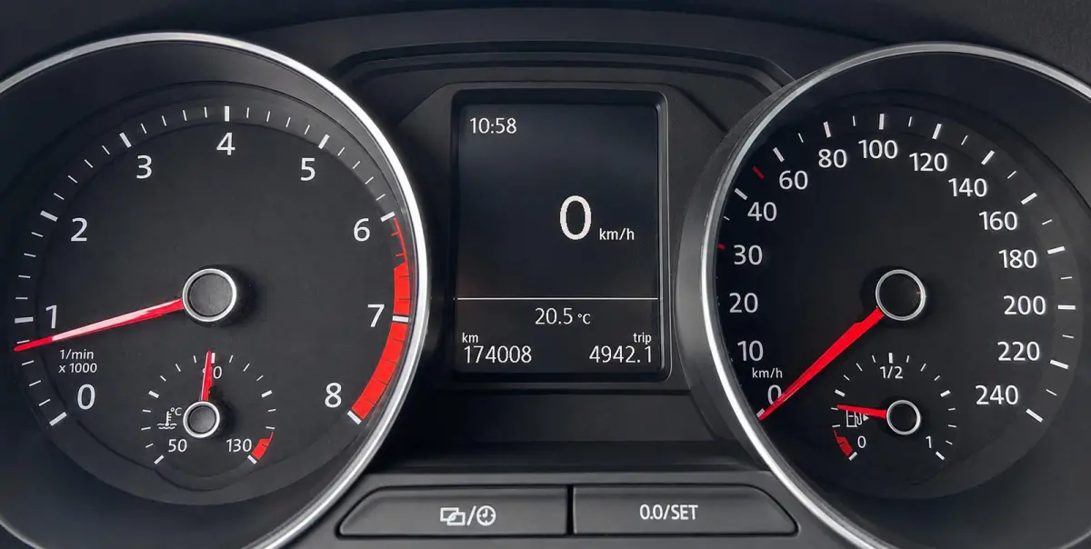 1.2 TSI Highline 90PK | Volledige Onderhoudshistorie | 5 Deurs | Parkeersensoren Voor en Achter | Airco | Cruise Control | Lichtmetalen Velgen | 2 Sleutels | Armsteun |