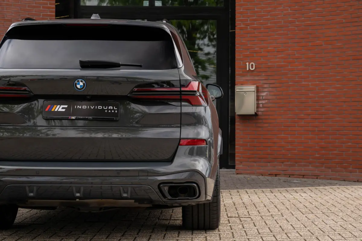 xDrive50e M-Sport Pro Carbon H/K Merino 22''