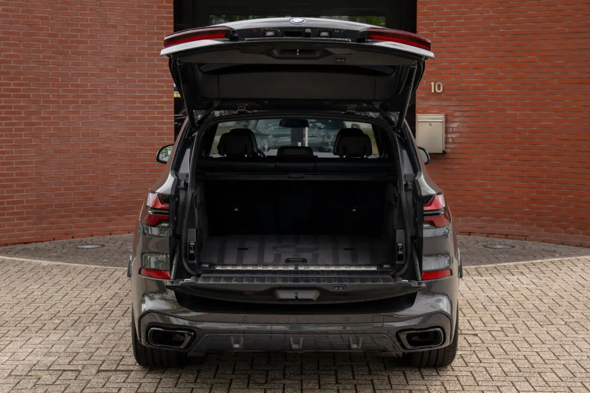 xDrive50e M-Sport Pro Carbon H/K Merino 22''