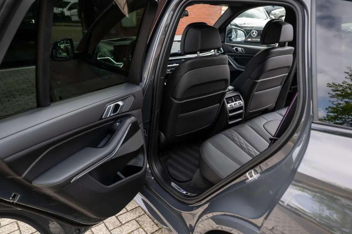 xDrive50e M-Sport Pro Carbon H/K Merino 22''