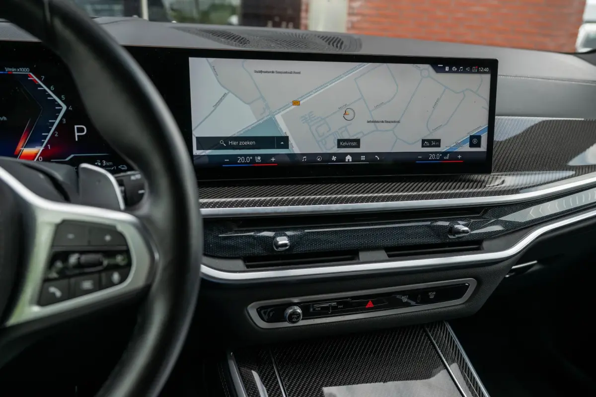 xDrive50e M-Sport Pro Carbon H/K Merino 22''