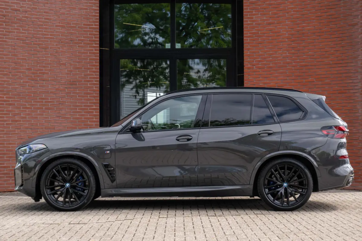 xDrive50e M-Sport Pro Carbon H/K Merino 22''