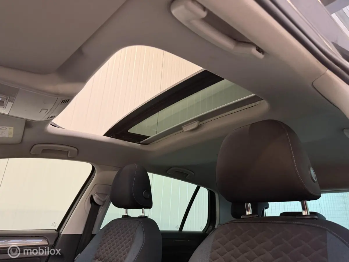 7.5 R-Line 1.5 TSI DSG 150PK | Pano | ACC