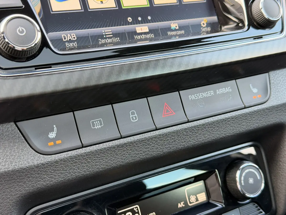 1.0 TSI Monte Carlo DSG Pano Camera CarPlay Navi DAB BTW