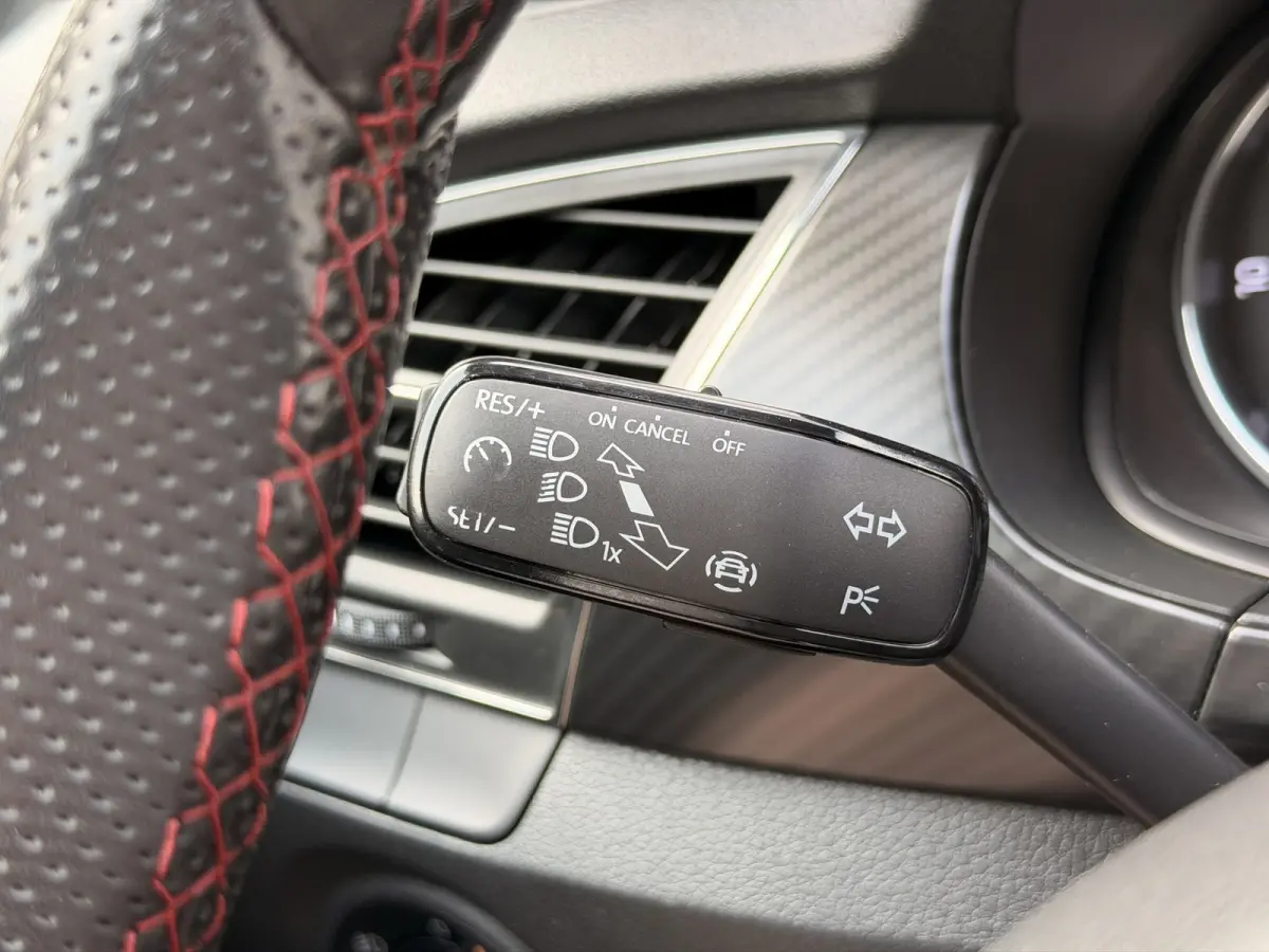 1.0 TSI Monte Carlo DSG Pano Camera CarPlay Navi DAB BTW