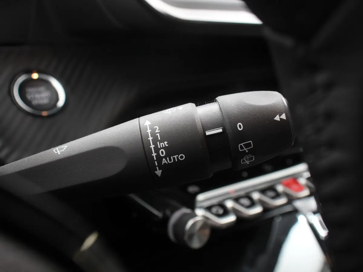 EV Allure 50 kWh Warmtepomp Navigatie Apple Carplay Android Auto Parkeerhulp Cruise Control Full Led Climate Control Lichtmetalen velgen