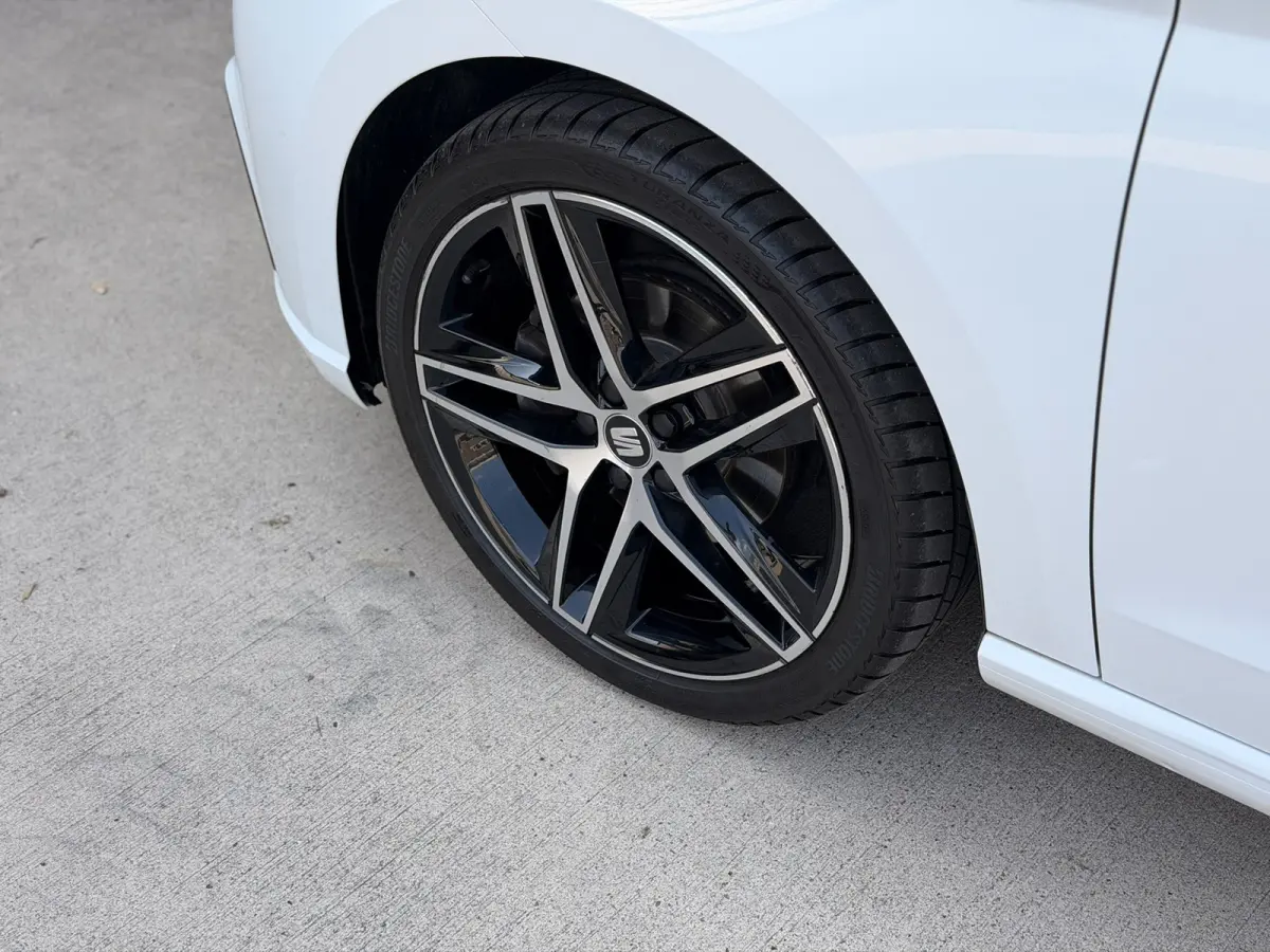 1.0 TSI FR Business Intense Plus Pano Virtual Camera 18'' 6-bak