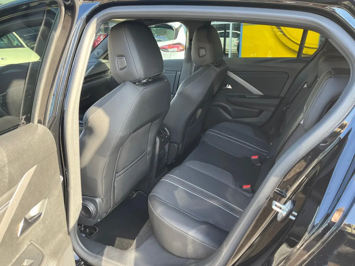 1.2 Turbo Hybrid GS | 145pk | Automaat | Camera | 18" L.M. | Stoel/Stuur verwarming | DEMO SALE |