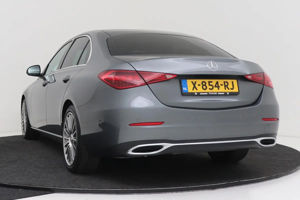 180 Luxury Line | Sfeerverlichting | Widescreen | Burmester | Navigatie | CarPlay | Camera |