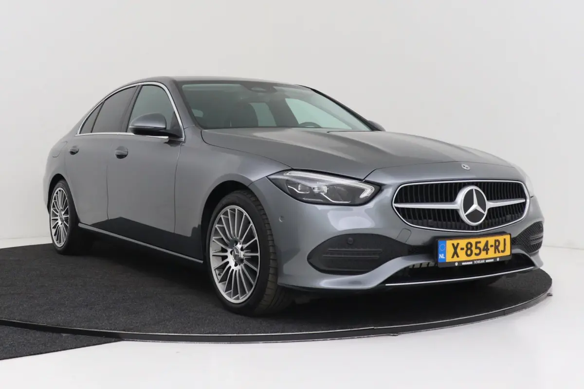 180 Luxury Line | Sfeerverlichting | Widescreen | Burmester | Navigatie | CarPlay | Camera |