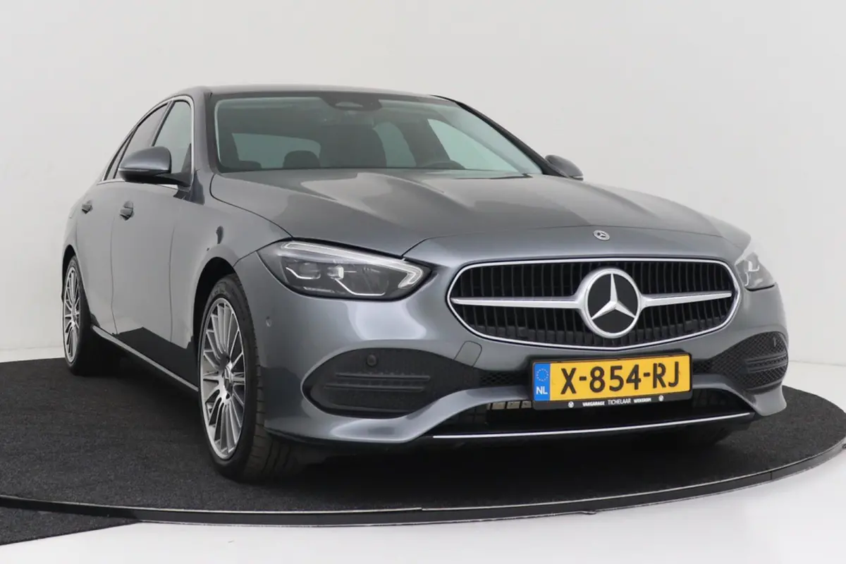 180 Luxury Line | Sfeerverlichting | Widescreen | Burmester | Navigatie | CarPlay | Camera |