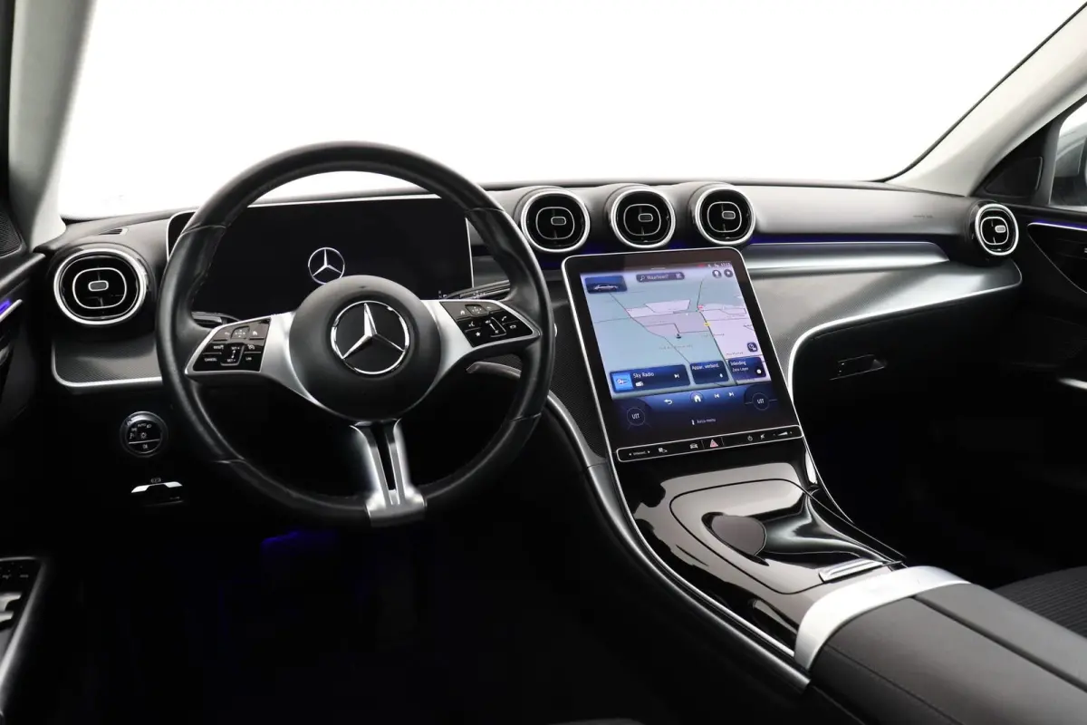 180 Luxury Line | Sfeerverlichting | Widescreen | Burmester | Navigatie | CarPlay | Camera |