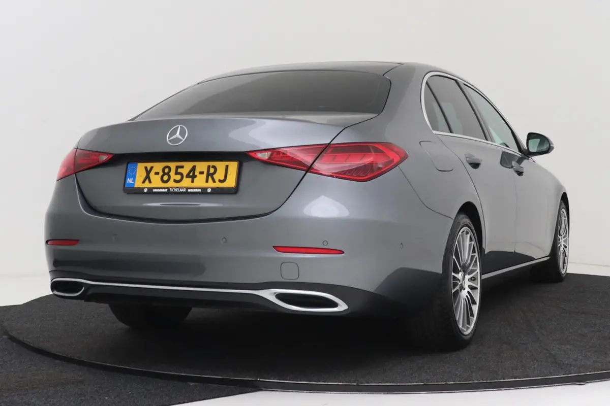 180 Luxury Line | Sfeerverlichting | Widescreen | Burmester | Navigatie | CarPlay | Camera |