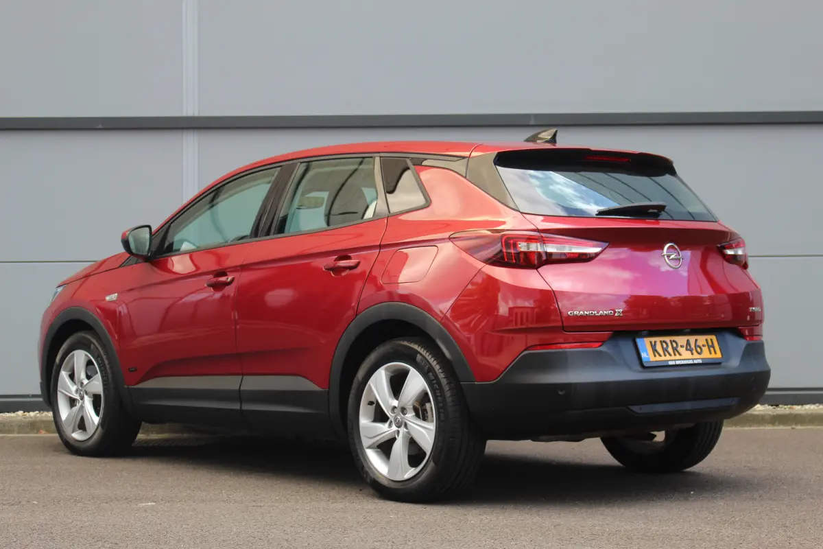 1.6 Turbo Hybrid Elegance | Stoelverw. | Keyless | Carplay | Navi | Camera | DAB | Climate | Cruise | Stoelverw. | Keyless | Carplay | Navi | Camera | DAB | Climate | Cruise |