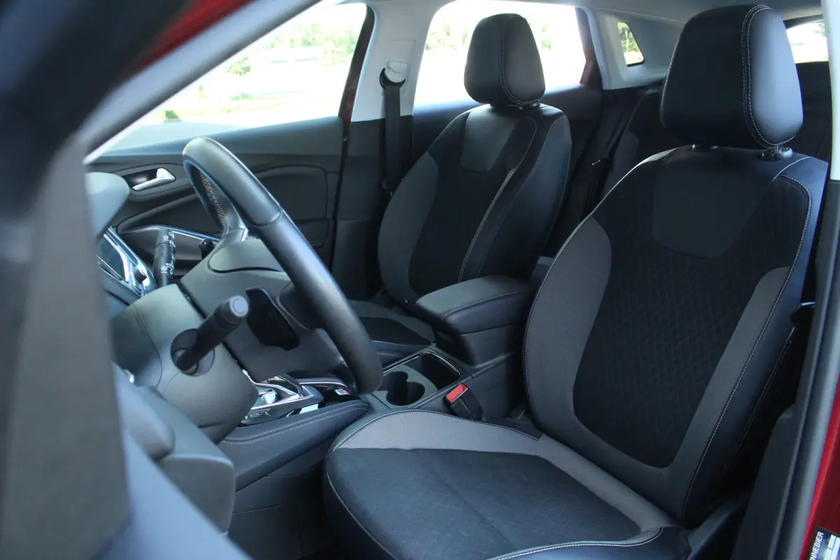 1.6 Turbo Hybrid Elegance | Stoelverw. | Keyless | Carplay | Navi | Camera | DAB | Climate | Cruise | Stoelverw. | Keyless | Carplay | Navi | Camera | DAB | Climate | Cruise |