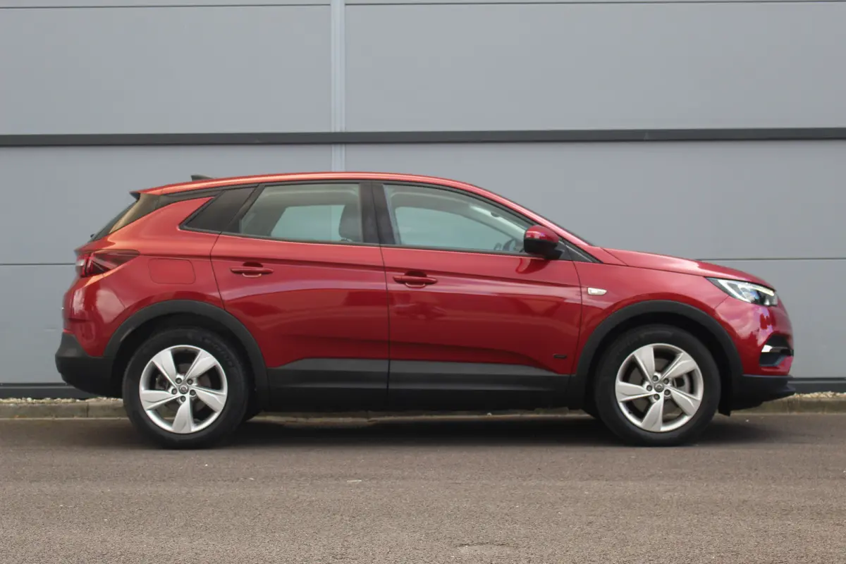 1.6 Turbo Hybrid Elegance | Stoelverw. | Keyless | Carplay | Navi | Camera | DAB | Climate | Cruise | Stoelverw. | Keyless | Carplay | Navi | Camera | DAB | Climate | Cruise |
