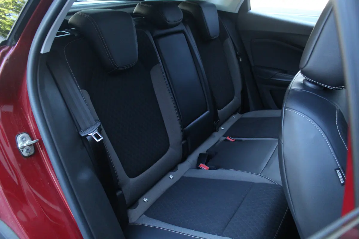 1.6 Turbo Hybrid Elegance | Stoelverw. | Keyless | Carplay | Navi | Camera | DAB | Climate | Cruise | Stoelverw. | Keyless | Carplay | Navi | Camera | DAB | Climate | Cruise |