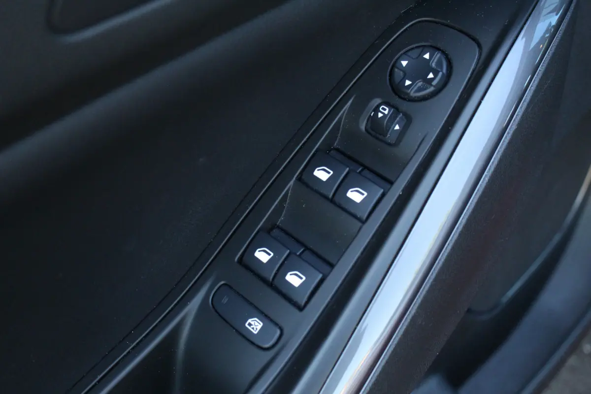 1.6 Turbo Hybrid Elegance | Stoelverw. | Keyless | Carplay | Navi | Camera | DAB | Climate | Cruise | Stoelverw. | Keyless | Carplay | Navi | Camera | DAB | Climate | Cruise |