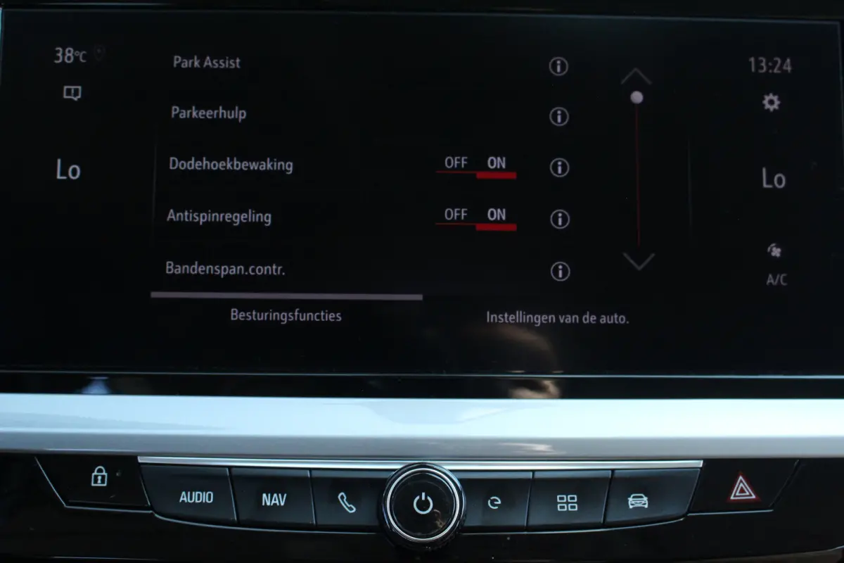 1.6 Turbo Plug-In Hybrid Ultimate | Trekh. | Elek. Achterklep | Adaptive Cruise | Stoel & Stuur Verw. | Camera | Dodehoek | Alcantara | | Trekh. | Elek. Achterklep | Adaptive Cruise | Stoel 