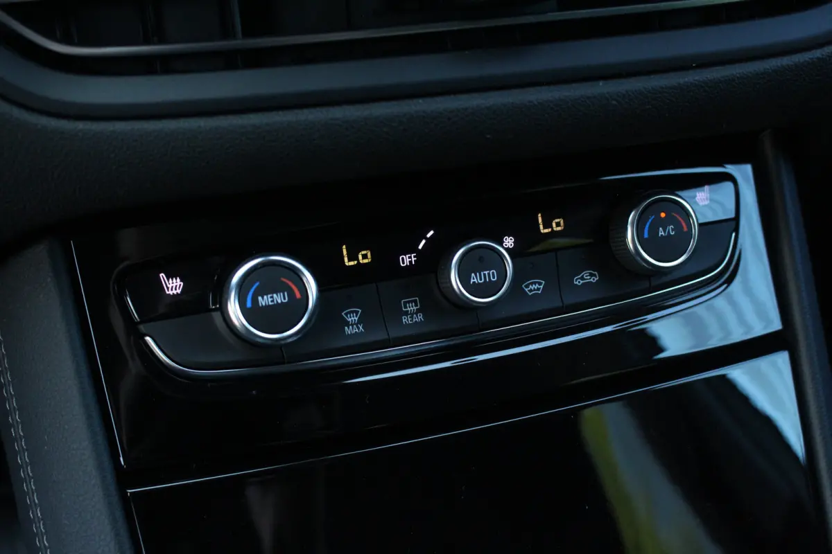 1.6 Turbo Plug-In Hybrid Ultimate | Trekh. | Elek. Achterklep | Adaptive Cruise | Stoel & Stuur Verw. | Camera | Dodehoek | Alcantara | | Trekh. | Elek. Achterklep | Adaptive Cruise | Stoel 