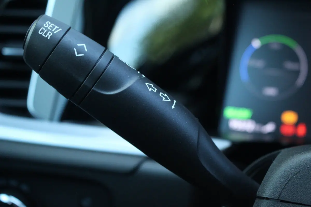 1.6 Turbo Plug-In Hybrid Ultimate | Trekh. | Elek. Achterklep | Adaptive Cruise | Stoel & Stuur Verw. | Camera | Dodehoek | Alcantara | | Trekh. | Elek. Achterklep | Adaptive Cruise | Stoel 
