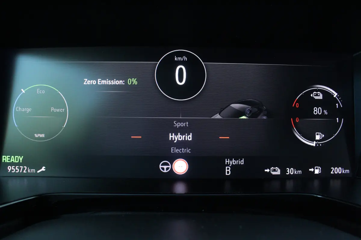 1.6 Turbo Plug-In Hybrid Ultimate | Trekh. | Elek. Achterklep | Adaptive Cruise | Stoel & Stuur Verw. | Camera | Dodehoek | Alcantara | | Trekh. | Elek. Achterklep | Adaptive Cruise | Stoel 