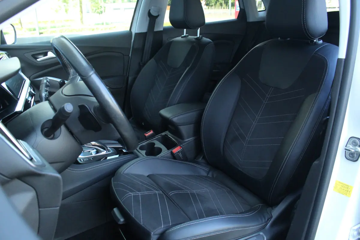 1.6 Turbo Plug-In Hybrid Ultimate | Trekh. | Elek. Achterklep | Adaptive Cruise | Stoel & Stuur Verw. | Camera | Dodehoek | Alcantara | | Trekh. | Elek. Achterklep | Adaptive Cruise | Stoel 